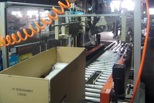 Автоматический заклейщик картонных коробов (боковые протягивающие ремни), RPJ-03R